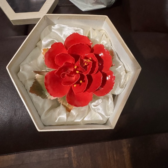 Gorgeous Rose Fine Porcelain🥰 - Picture 6 of 8